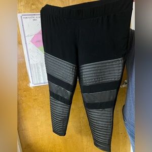 Plus size leggings Torrid